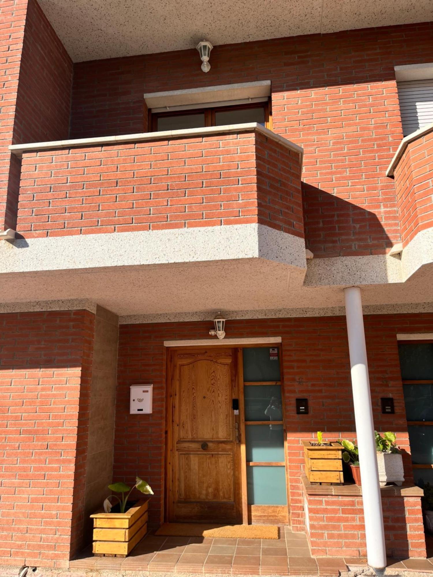 Amplio Apartamento, 5 Camas Sant Esteve Sesrovires Exterior photo
